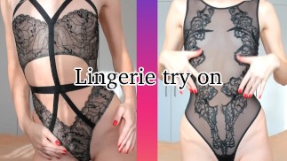 Essayage de lingerie avec tease sexy à la fin