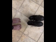 Boot try-on + toe wiggling - Screenshot 4 of 16 - Foot
