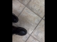 Boot try-on + toe wiggling - Screenshot 6 of 16 - Solo