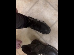 Boot try-on + toe wiggling - Screenshot 7 of 16 - Solo Girl