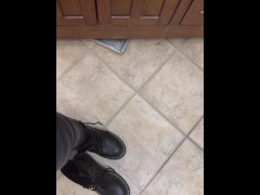 Boot try-on + toe wiggling - Screenshot 9 of 16 - Foot