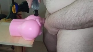 Трахаю свой пончик Pinkie Pie и кончаю внутрь