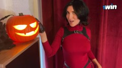 HALLOWEEN Ada Wong forgot to put on her panties and was well fucked