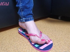Flip Flops Dangling - Screenshot 3 of 16 - Sandals