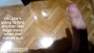 Супер камшот куколда, слушающего, как моя жена стонет вместе со своим коллегой в моей спальне!