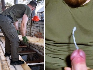Строитель дрочит горячий член после работы! Большая порция спермы!