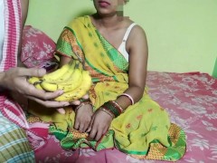 केले वालेने बंगाली भाभी को अपना खुद का केला (लंड) खिलाया - Screenshot 1 of 16 - Blowjob