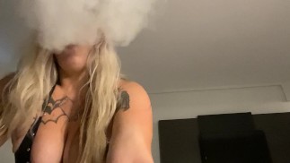 Wolken mit gesponnenem bösem ☁️ Mädchen Chanel Lynx