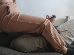 A painful fullweight facesitting