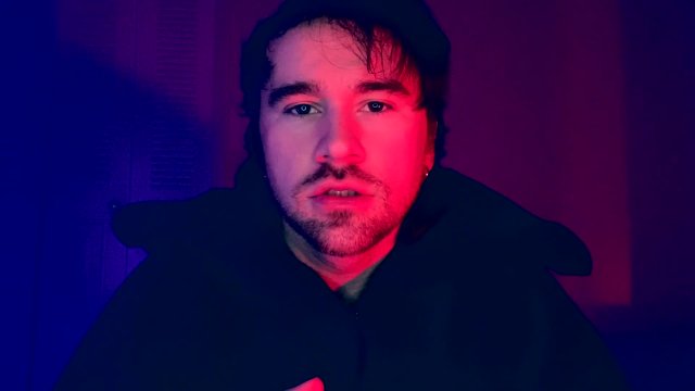 POV Vampire Owns Pathetic Vampire Hunter