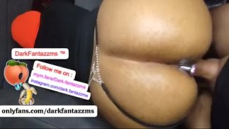 Sexe au bureau avec une grosse bite