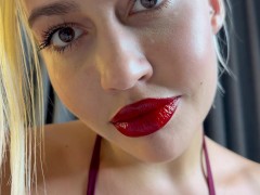 Those lips putting spells on you - Screenshot 3 of 16 - Femdom