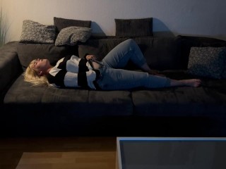Selbstbefriedigung Multiple Orgasmen Auf Sofa Komme Zwei Mal Intensive Orgasmen Satisfyer Fingern