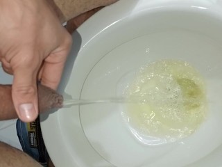 Desesperado Pissing Largo y Placentero En Baño Publico Casi me Pillan, Sonido Orininal,primer Plano