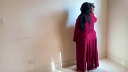 摩洛哥酒店女仆打扫我的房间，我看到她的大PAWG，我开始手淫！