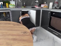 She walked around my house without panties!!!😡 - Screenshot 2 of 16 - Maid Fuck