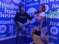 Andrea Pardo se corre 5 veces! seguidas en la máquina sexual en Juan Bustos Podcast