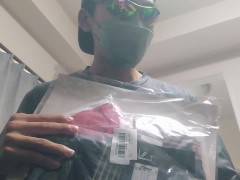 【下着＆レビュー】真っ赤なパンツに包まれた勃起チンポを取り出してぬるぬるにして扱いてイキます。 - Screenshot 1 of 16 - 下着