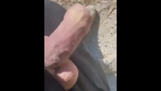 Гуляю дрочу на улице в общественном месте