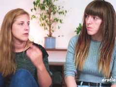 Ersties - Die beiden Saarländerinnen Kate und Nicky F. lecken sich gegenseitig die Muschis