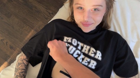 Томпақ қызбен аяқ фетиші