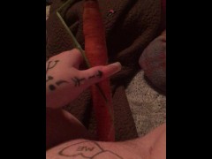 Carrot in pussy - Screenshot 1 of 16 - Cum Inside Pussy
