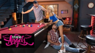 TRANS ANGELS-LolaモレナはひざまずいてイマラチオフェラにDominic Pacificoを扱う