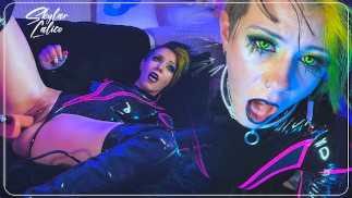 Fucking machine Wrecks her Pussy in latex