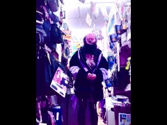 ディルドとマッサージ機と電流で買い物。 - Screenshot 5 of 16 - Vibrator In Public