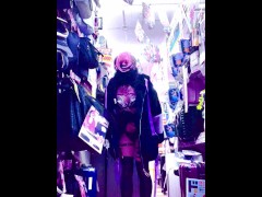 ディルドとマッサージ機と電流で買い物。 - Screenshot 7 of 16 - Public Masturbation