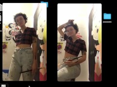 slut in her paint studio - Screenshot 6 of 16 - Tease