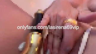 LaSirena69 любит агрессивное трение киски