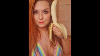 Mandy против банана с большой задницей - провал порно