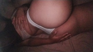 Me acabaron en la espalda y las tetas