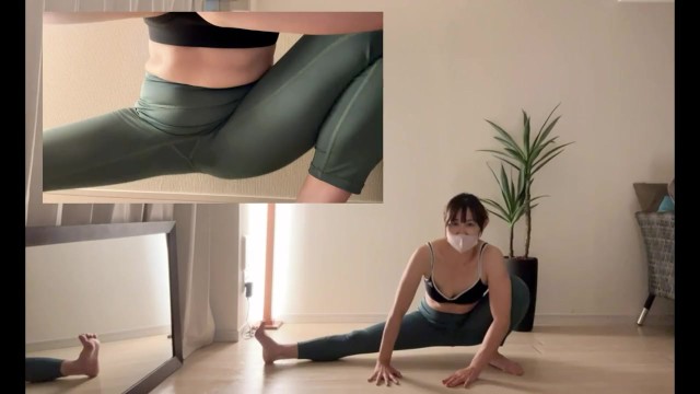 【全裸ヨガシリーズ2】本編無修正！今日のレッスンはゆかろん先生はおまんこにバイブを仕込んでヨガってみたよ♡途中で思わずポーズ取りながら潮吹きしちゃった…