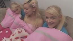 Three blond teen lesbians fingering eachothers pussy in bed