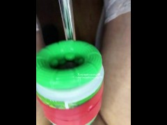 白袜女孩炮机自慰高潮失禁喷精液 伪娘 调教 射精 丝袜 - Screenshot 14 of 16 - Fuck Machine