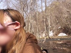 【個人撮影】登山者とすれ違う山で看護師に露出フェラチオしてもらった。 - Screenshot 10 of 16 - Point Of View