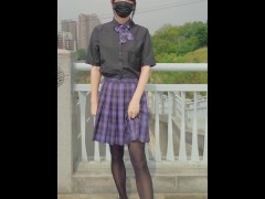 【伪娘】黑丝天桥露出（完整版Patreon） - Screenshot 1 of 16 - Sissy