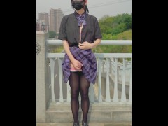 【伪娘】黑丝天桥露出（完整版Patreon） - Screenshot 13 of 16 - Chinese Cosplay