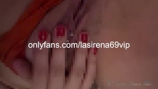 Мастурбация мокрой киски крупным планом с Hot LaSirena69