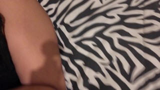 solo con escuchar como folllan a esta milf te vas a venir