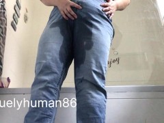 Held my morning pee as long as I could and desperately wet my jeans 💦👖