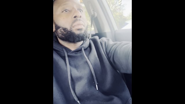 STROKING BIG ASS  DICK DRIVING IN TRAFFIC (PUBLIC)