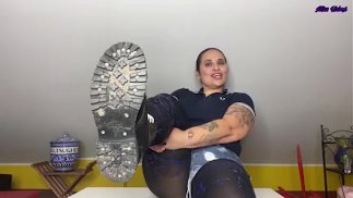 REINIGE MEINE KAMPFSTIEFEL