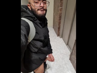 ❌❌😫i GOT LOST IN THE ELEVATOR😫❌❌, SOMEONE HELP ME❓