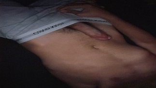 Horny stud cums all over himself