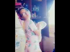Drying Dishes & Teasing - Screenshot 8 of 16 - Milf