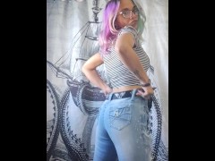 Bathroom Booty Giggles