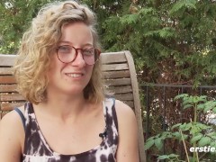 Ersties - Französische Zirkusartistin Manu verführt sich selbst